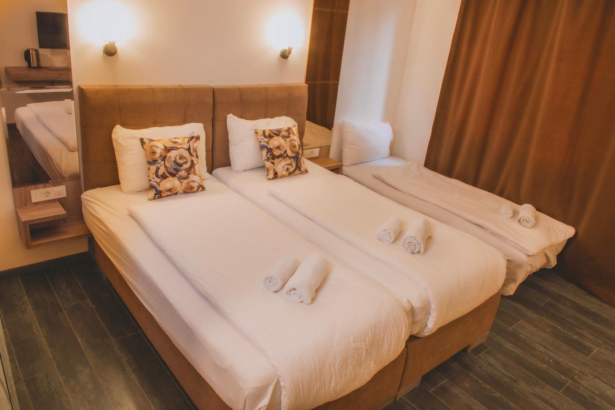 Boulevard Luxury Center * אוהריד